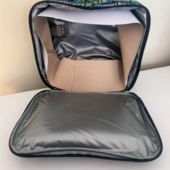Minecraft Creeper Lunch Bag- New with Tags - Picture 3 of 3